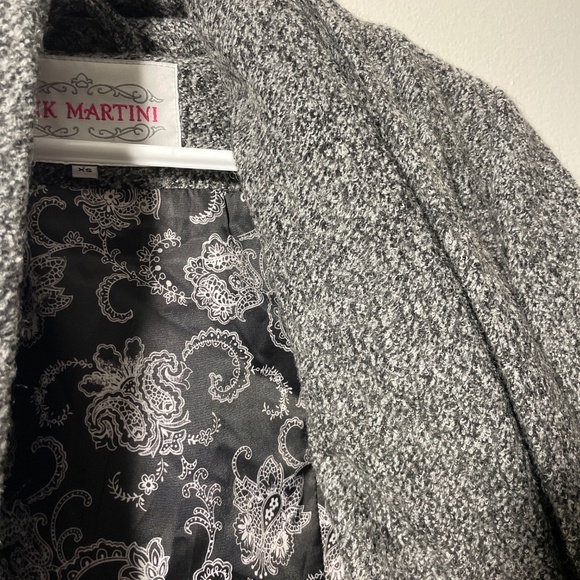 Grey Coat - Picture 4 of 7